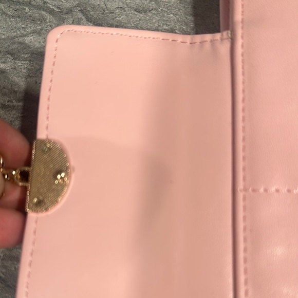 4/$16 Prettzys Collection Mint Green Heart Pattern Clutch - Picture 8 of 9